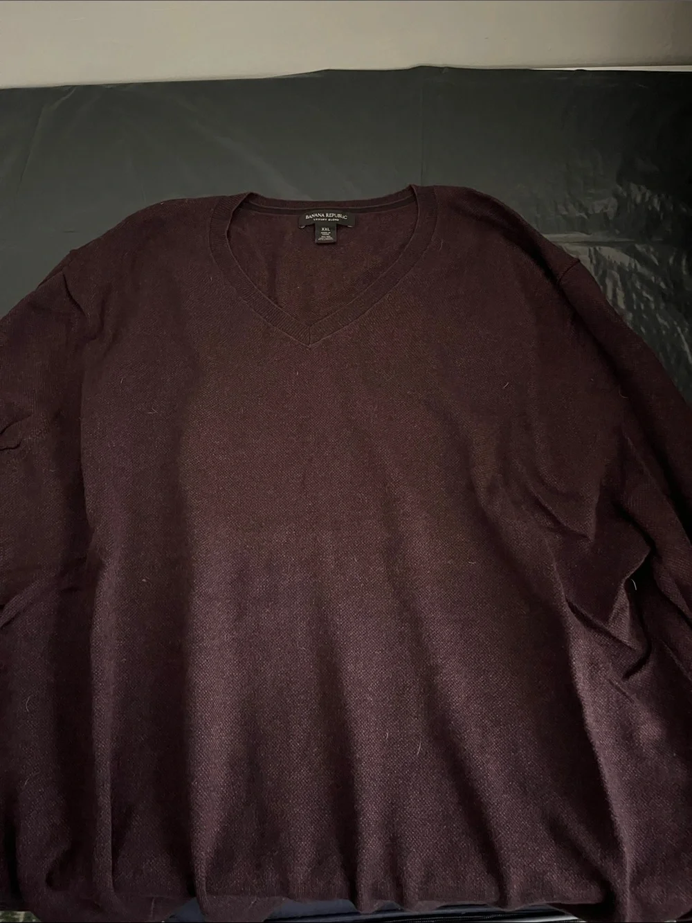 Banana Republic Men's V-Neck Sweater - Deep Burgundy Silk/Cotton/Cashmere